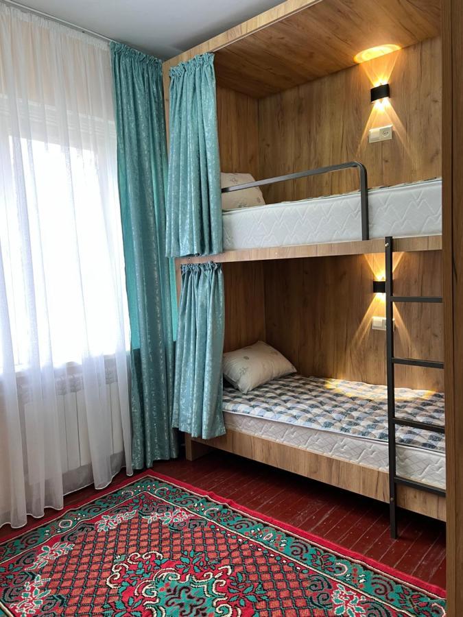Hostel Edem Bishkek Tokoldosh Екстер'єр фото